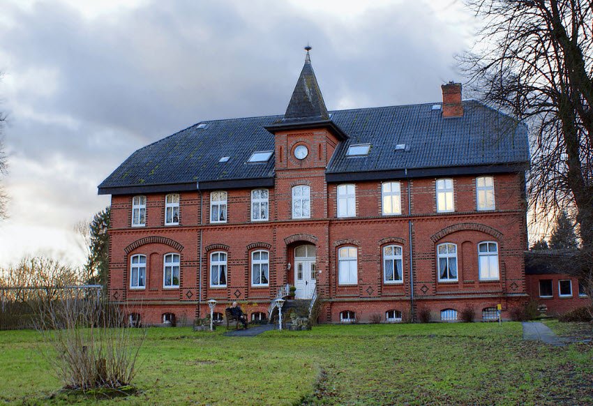 Traventhal House, Germany